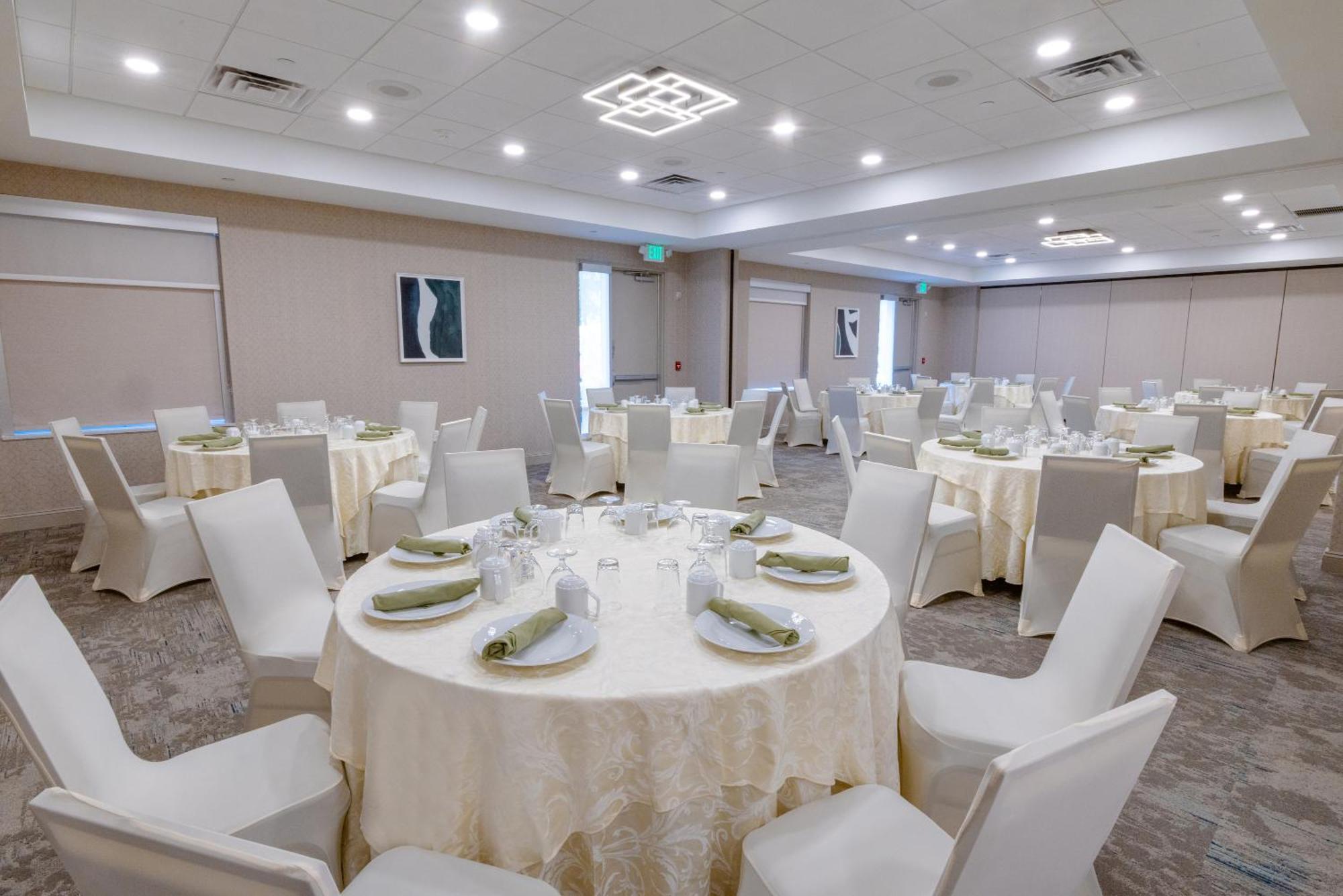 Hilton Garden Inn Лейквуд Экстерьер фото